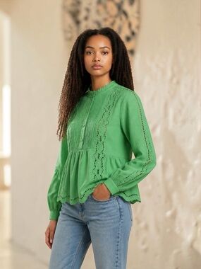 Eri + Ali | Kelly Green Embroidered Long Sleeve Blouse | Size XS